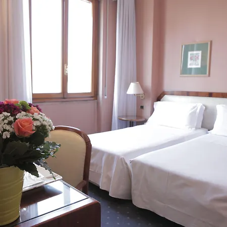 Bristol Отель Милан