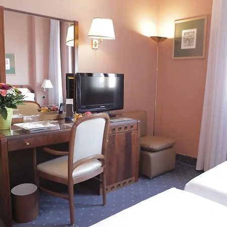 Bristol Отель Милан