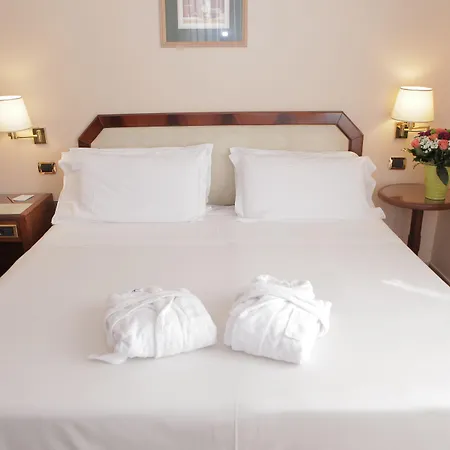 Bristol Отель Милан