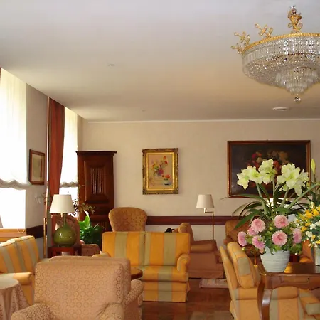 Bristol Отель 4*