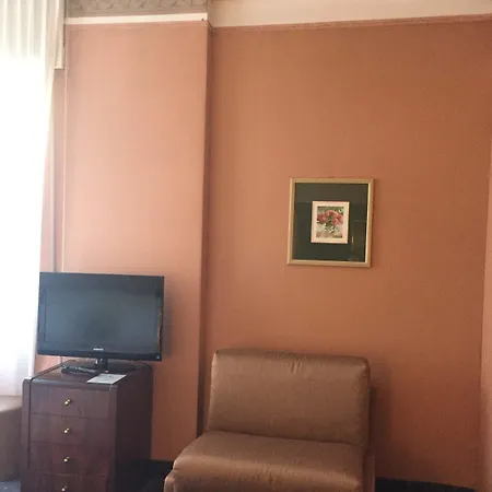 布里斯托酒店 酒店