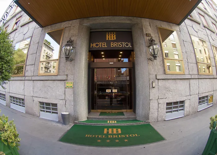 Отель Bristol Милан